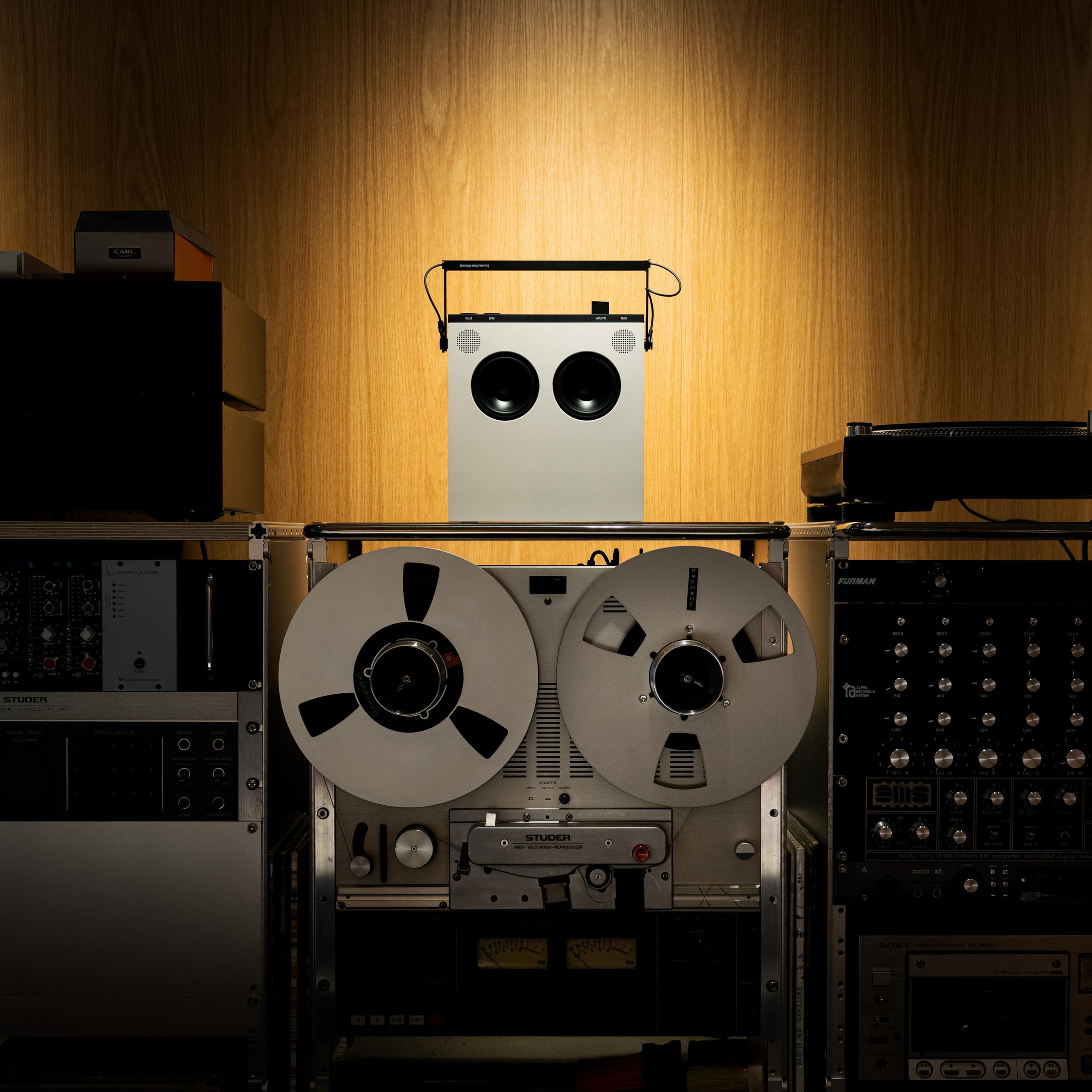 【美品】Teenage Engineering OB-４ ホワイト Amazon.com: Teenage Engineering OB–4 Portable Bluetooth